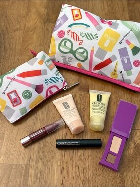 Clinique Women Makeup Travel 7 piece set